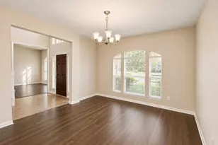 501 Falcon Lake Dr, Friendswood, TX 77546 - Photo 5