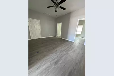 910 37th Street #3, Galveston, TX 77550 - Photo 3