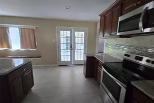 10218 Golden Meadow Dr, Houston, TX 77064 - Photo 5