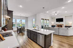 5611 Arrowhead Pt Dr, Baytown, TX 77523 - Photo 9