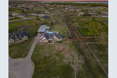 5611 Arrowhead Point Drive, Baytown, TX 77523 - Photo 27
