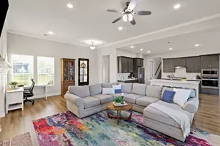 5611 Arrowhead Pt Dr, Baytown, TX 77523 - Photo 3