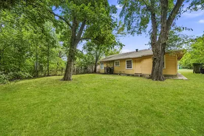 5417 Kenilwood Drive, Houston, TX 77033 - Photo 9