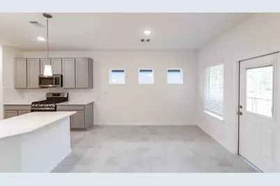 10604 Altitude Way, Conroe, TX 77303 - Photo 3