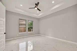 90 Burress St, Houston, TX 77022 - Photo 37
