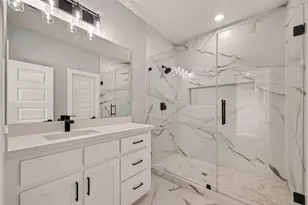 90 Burress St, Houston, TX 77022 - Photo 37