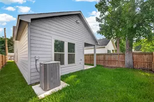90 Burress St, Houston, TX 77022 - Photo 5