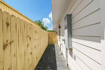213 Foxshire Lane #A-B, Houston, TX 77047 - Photo 21