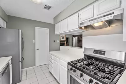 6 S Pineplank Court, The Woodlands, TX 77381 - Photo 15