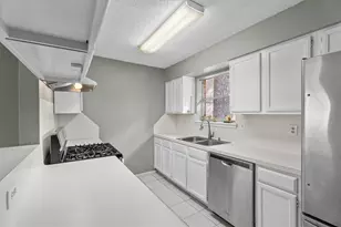 6 S Pineplank Ct, The Woodlands, TX 77381 - Photo 13