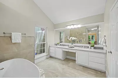 98 Breezy Point Place, The Woodlands, TX 77381 - Photo 23