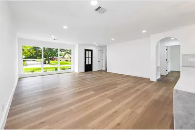 10814 Moonlight Drive, Houston, TX 77096 - Photo 11
