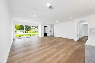 10814 Moonlight Dr, Houston, TX 77096 - Photo 11
