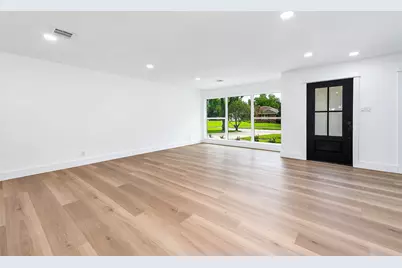 10814 Moonlight Drive, Houston, TX 77096 - Photo 9