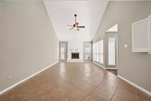 13884 Hollowgreen Dr, Houston, TX 77082 - Photo 5