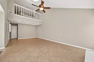 13884 Hollowgreen Dr, Houston, TX 77082 - Photo 9