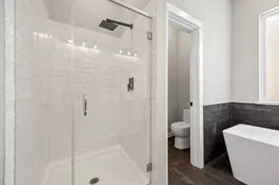 8451 Berry Brush Ln, Houston, TX 77022 - Photo 21