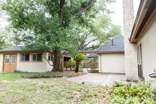10111 Kerrwood Ln, Houston, TX 77080 - Photo 45