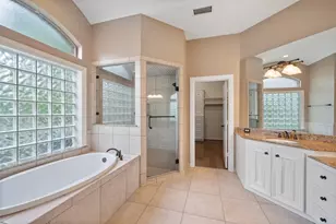 66 S Taylor Point Dr, The Woodlands, TX 77382 - Photo 29