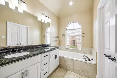 210 Grove Street, Houston, TX 77020 - Photo 17