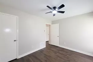 6439 Oaknut Dr, Houston, TX 77088 - Photo 9