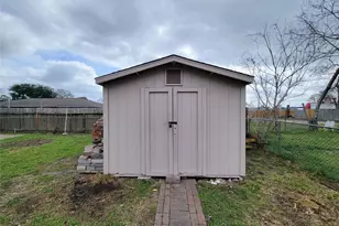 6439 Oaknut Dr, Houston, TX 77088 - Photo 31