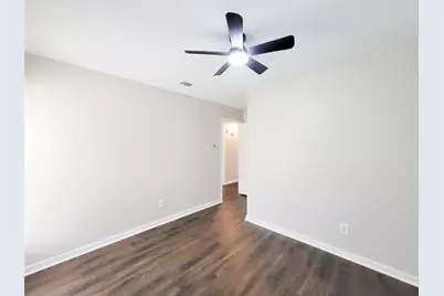 6439 Oaknut Drive, Houston, TX 77088 - Photo 7