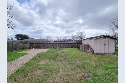 6439 Oaknut Drive, Houston, TX 77088 - Photo 33