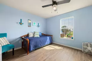 1018 Dolphin Rd, Gilchrist, TX 77617 - Photo 11