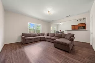 1327 Diamond Drape Dr, Rosharon, TX 77583 - Photo 3