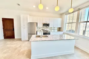 2102 Mechanic St, Galveston, TX 77550 - Photo 3