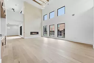 519 W 30th St, Houston, TX 77018 - Photo 3