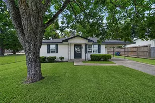 803 W First St, Brenham, TX 77833 - Photo 1