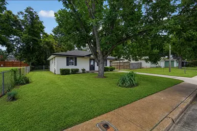 803 W First Street, Brenham, TX 77833 - Photo 3