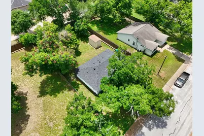 803 W First Street, Brenham, TX 77833 - Photo 27