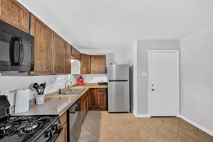 803 W First St, Brenham, TX 77833 - Photo 11