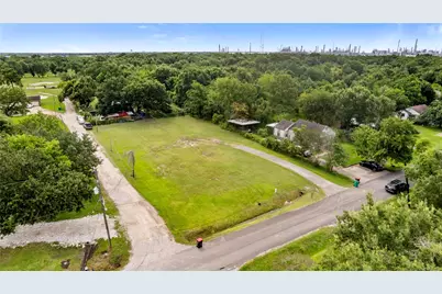 5006 Middleton, Baytown, TX 77520 - Photo 3