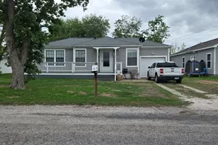 1206 Nelson St, Yoakum, TX 77995 - Photo 1