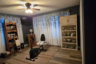 1206 Nelson St, Yoakum, TX 77995 - Photo 9
