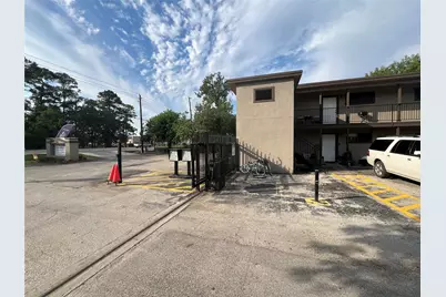 515 E Fm-517, Dickinson, TX 77539 - Photo 3