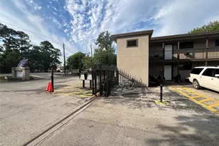 515 E Fm-517, Dickinson, TX 77539 - Photo 3