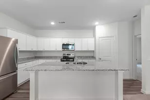 3119 Diamond Vw Ln, Angleton, TX 77515 - Photo 3