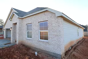 213 Draper Shadows Dr, Willis, TX 77378 - Photo 11