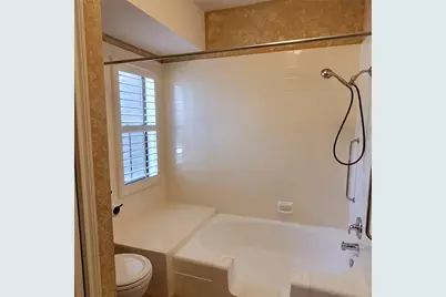 11711 Memorial Drive #203, Houston, TX 77024 - Photo 15