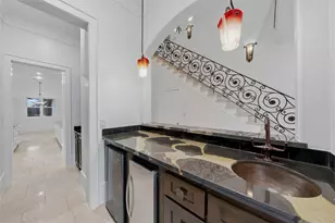 11714 Memorial Dr, Houston, TX 77024 - Photo 7