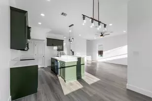 1308 Duff Ln, Houston, TX 77022 - Photo 13