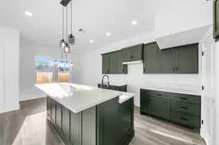 1308 Duff Ln, Houston, TX 77022 - Photo 11