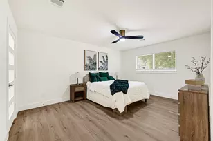 10718 Holly Springs Dr, Houston, TX 77042 - Photo 9
