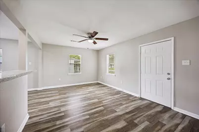 1011 12th 1/2 Street N, Texas City, TX 77590 - Photo 3