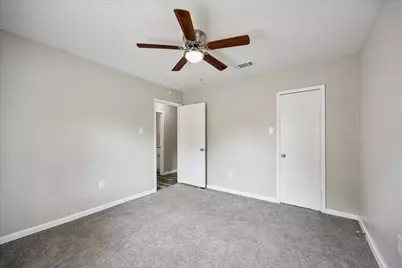 1011 12th 1/2 Street N, Texas City, TX 77590 - Photo 9